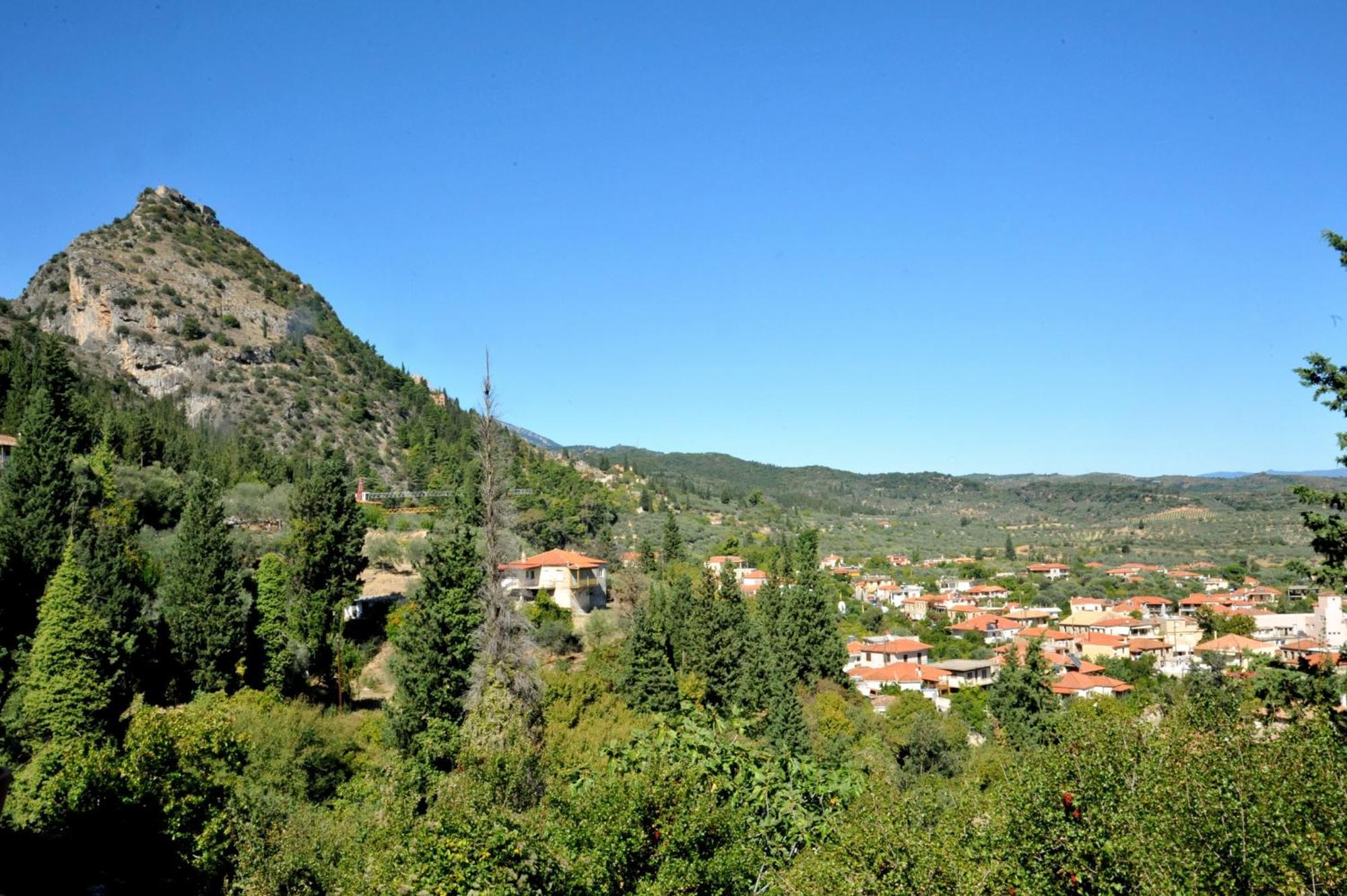 Elegant Stone Mansion In Historic Mystras 아파트 외부 사진